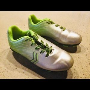 DSG GREEN & SILVER SOCCER CLEATS